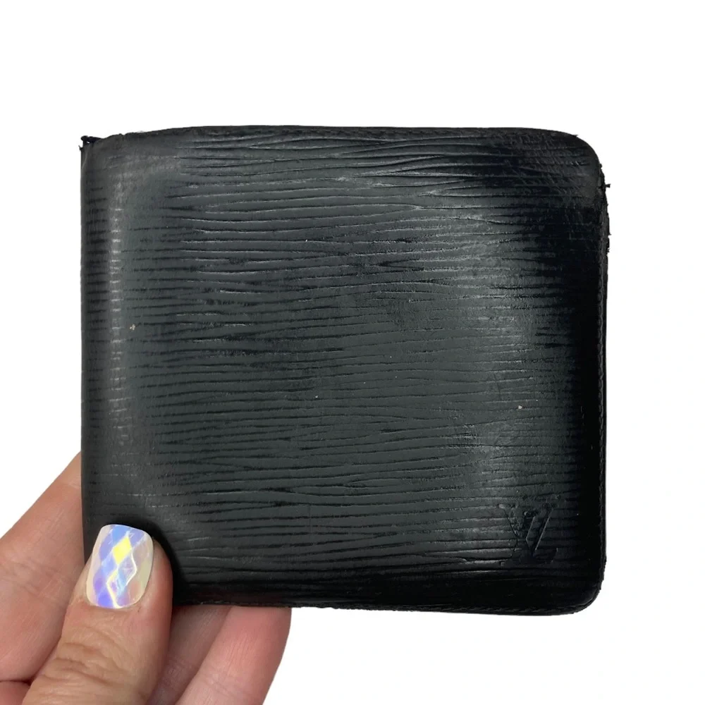 Authentic Louis Vuitton Black Epi Leather Men’s Unisex Bifold Marco Wallet_3